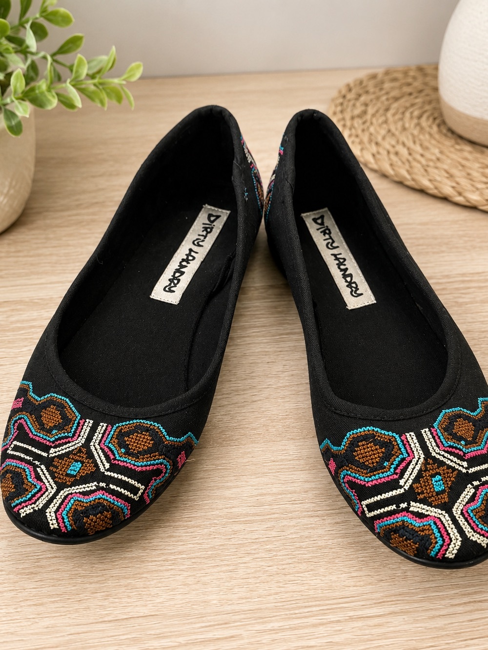 Dirty Laundry Embroidered Boho Ballet Flats Black Women’s Size 8